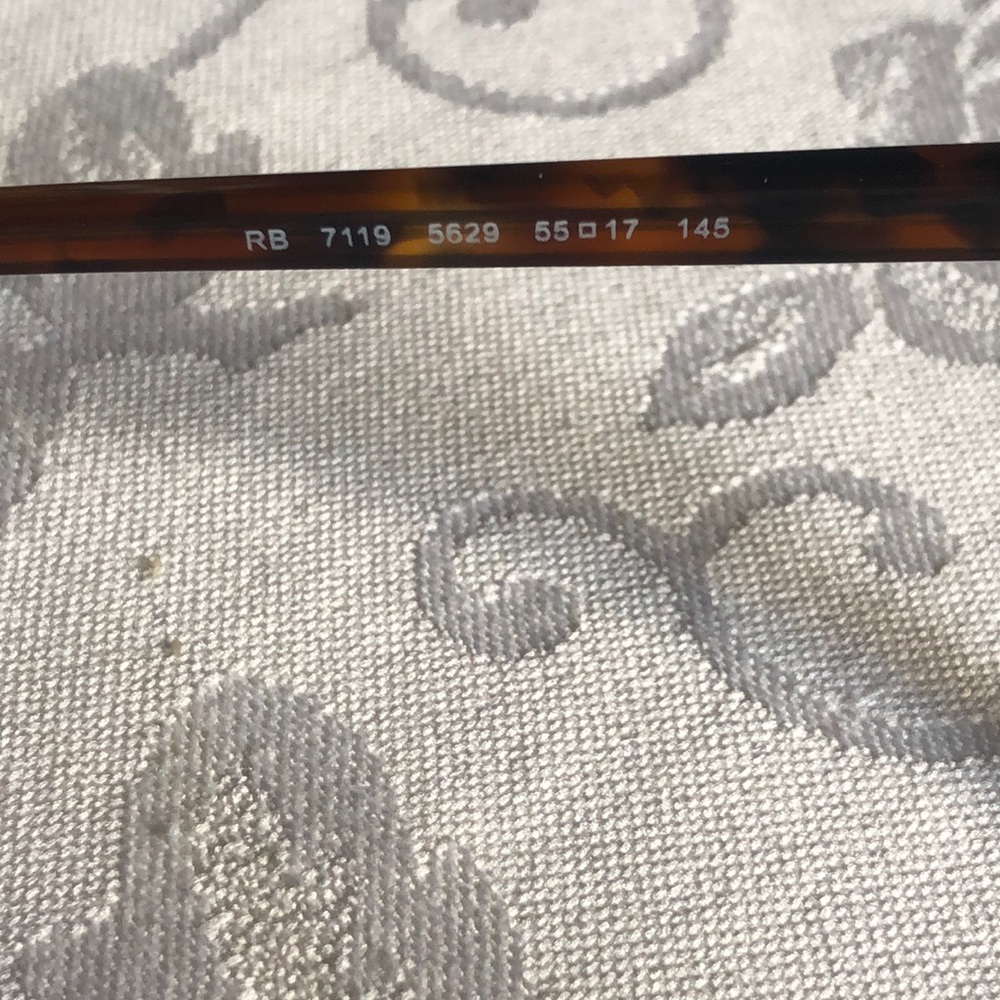 Authentic brand new rayban 7118 grey front tort frame - Picture 3 of 6